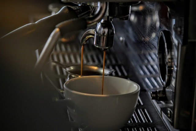 Can You Use Regular Ground Coffee in an Espresso Machine?